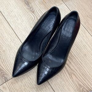 Elegant Black Crocodile Pattern Heels